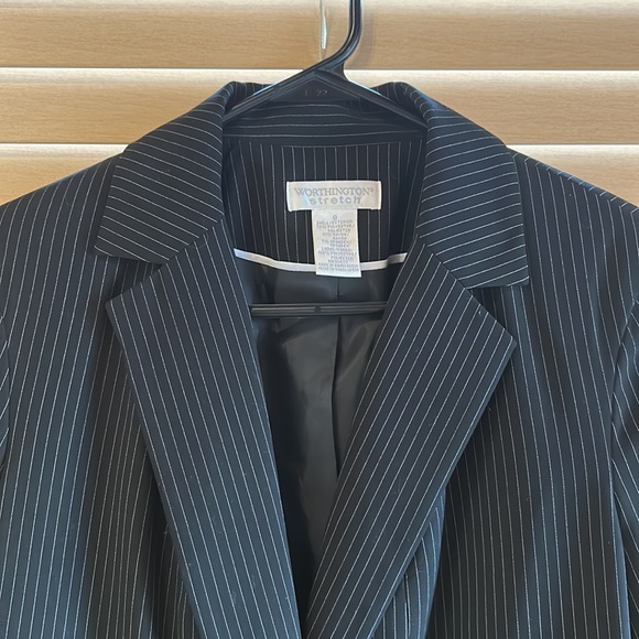 Pin-strip, fitted blazer - Picture 3 of 4